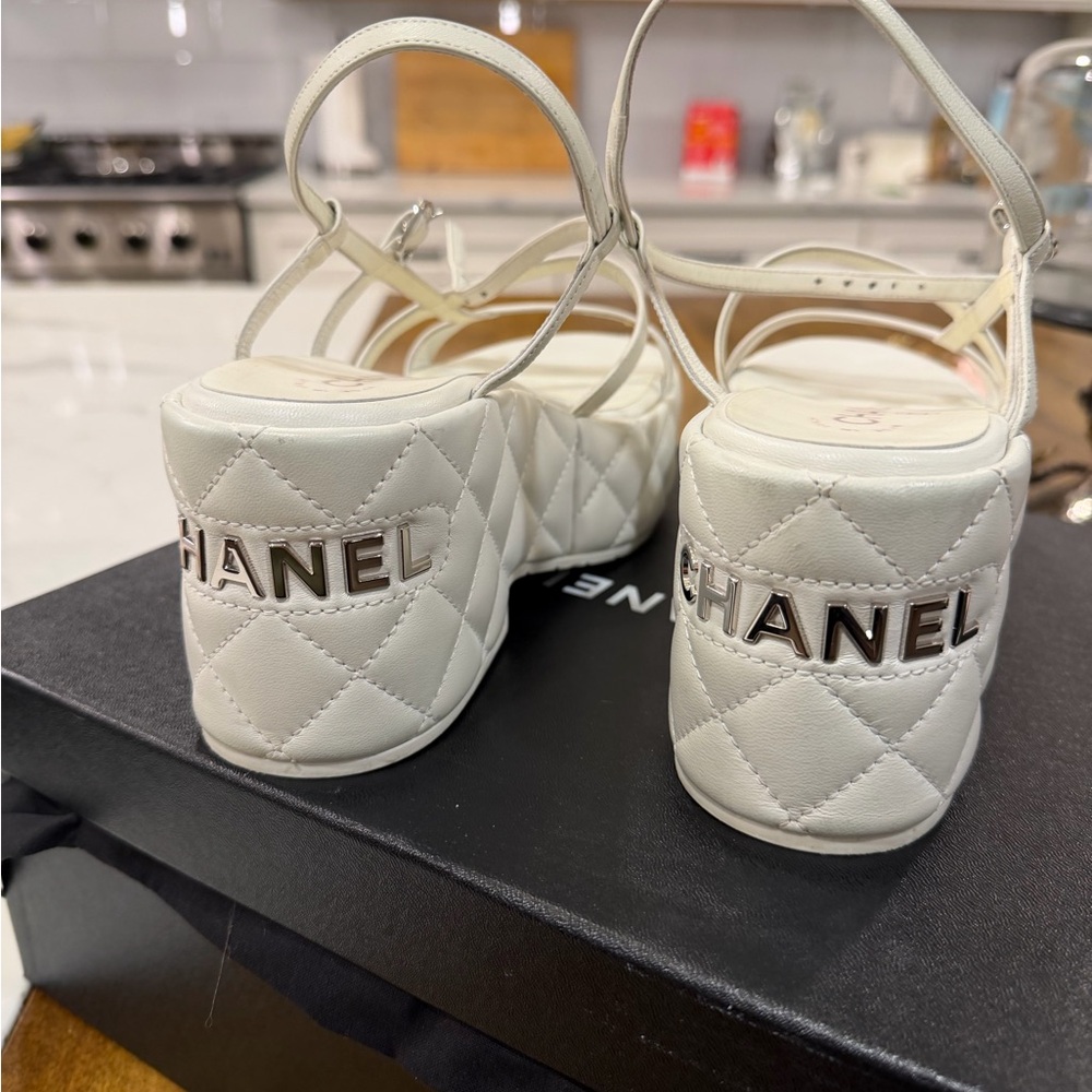 CHANEL White Quilted Heeled Sandals